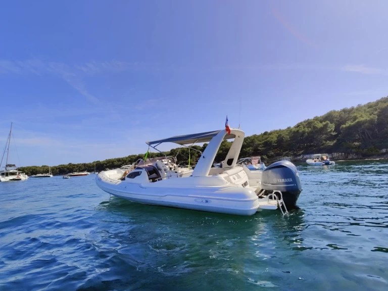 Yacht charter Mandelieu-la-Napoule - Marco E-Motion 29’ on SamBoat