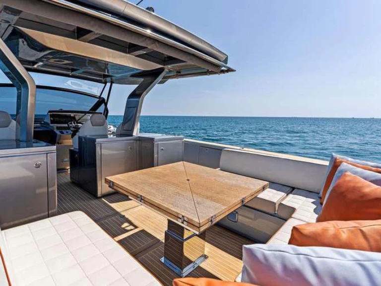Motorboat to hire Cannes at the best price