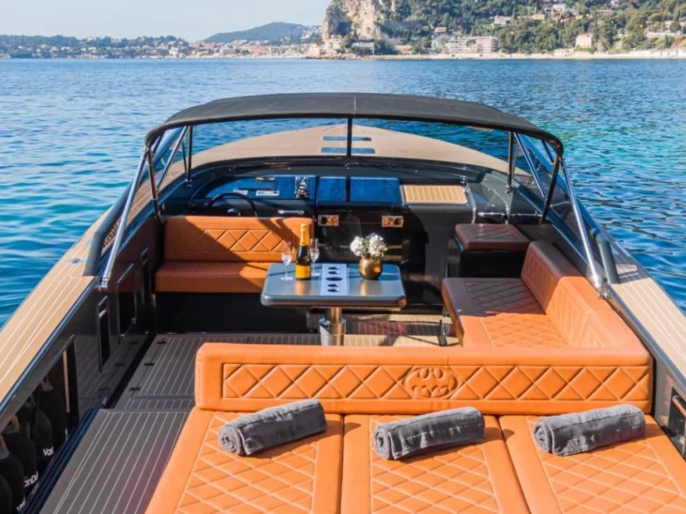 Motorboat hire in Saint-Jean-Cap-Ferrat - VanDutch VanDutch 40
