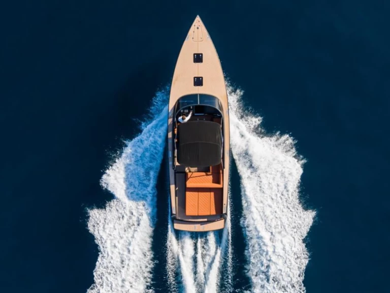Hire Motorboat with or without skipper VanDutch Saint-Jean-Cap-Ferrat