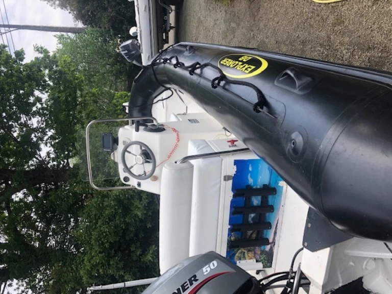 Hire RIB Bombard with a boat licence