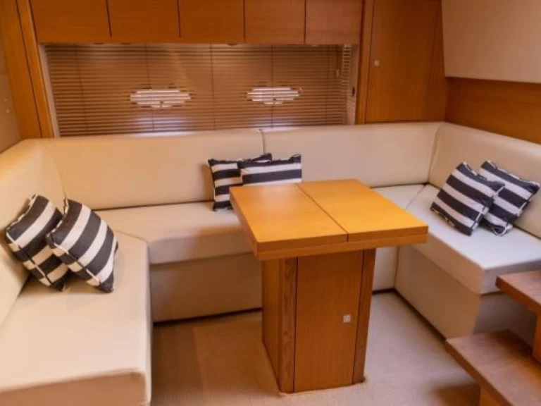 Charter a Sunseeker Camargue 50 in Golfe-Juan on Samboat