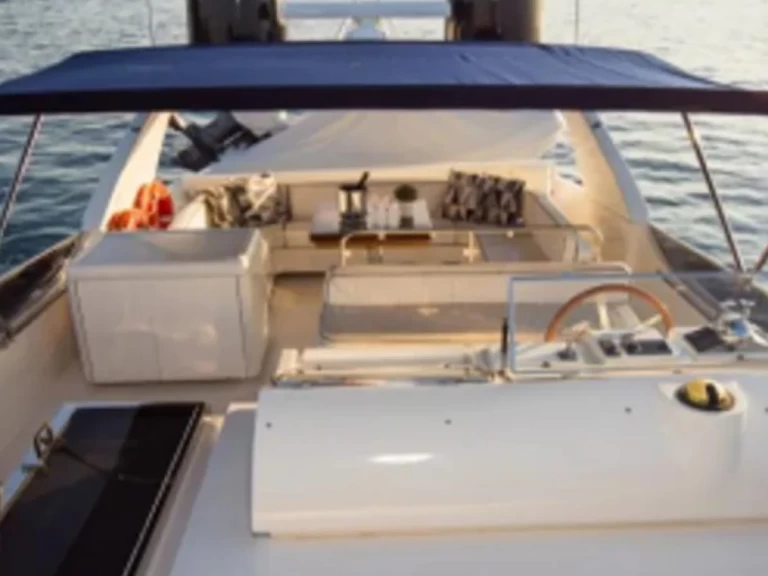 Yacht charter Golfe-Juan - Sun Lorenzo 72 on SamBoat