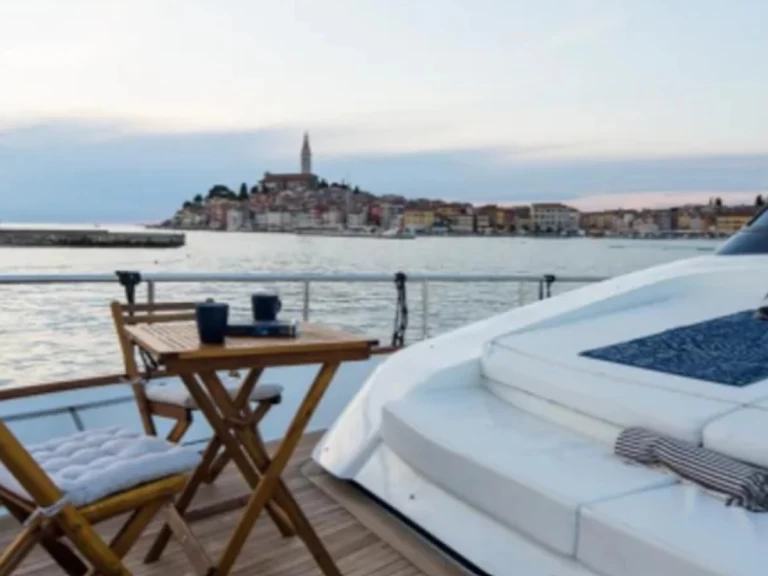 Hire Luxury Yacht with or without skipper Sun Lorenzo Golfe-Juan