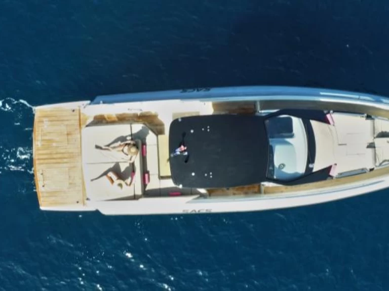 Charter a Sacs Rebel 40 in Juan-les-Pins on Samboat