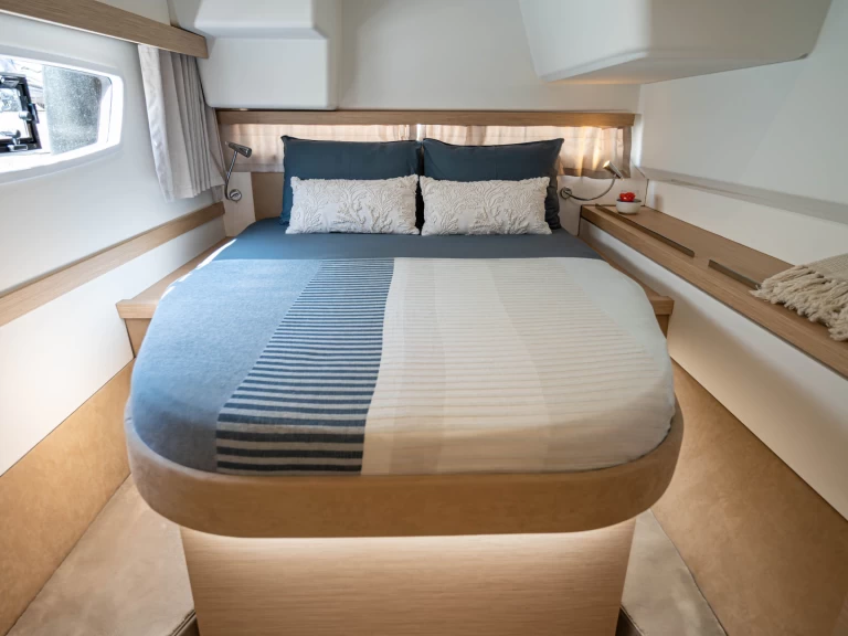 Hire Catamaran with or without skipper Fountaine Pajot Villeneuve-Loubet