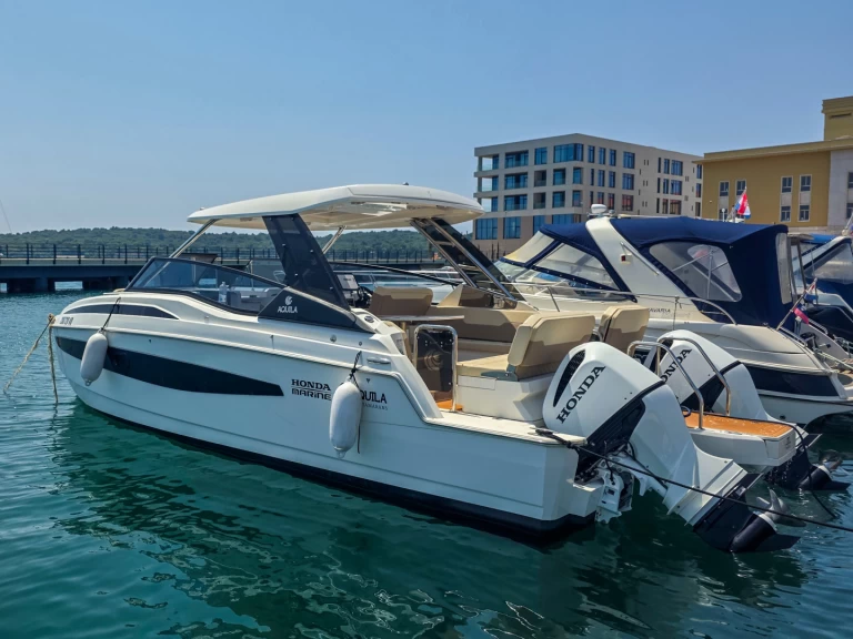 Yacht hire Pula cheap Aquila 32 Sport