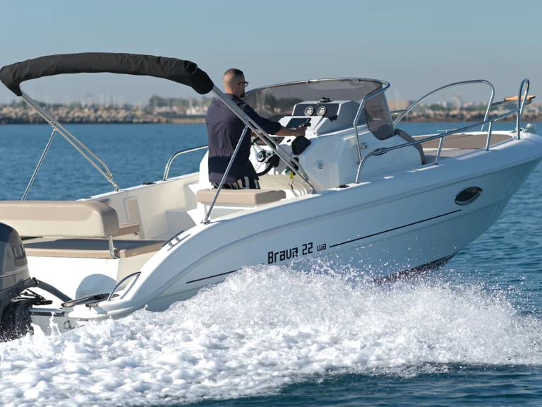 Charter a  Mingolla Brava 22WA in Pula on Samboat