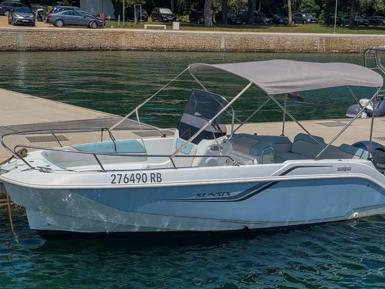 Hire Motorboat Salpa with a boat licence