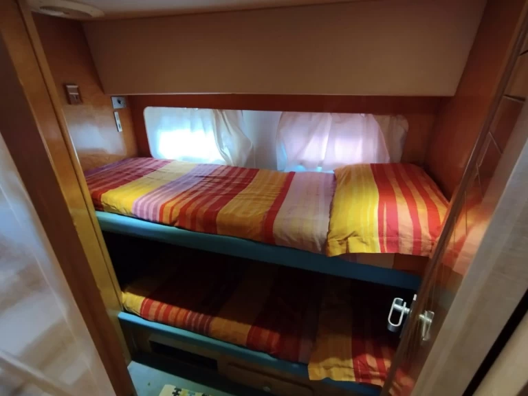 Yacht hire Trapani cheap Super thypon