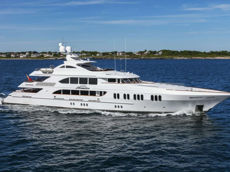 Hire a Trinity Yachts ASPEN ALTERNATIVE Panama