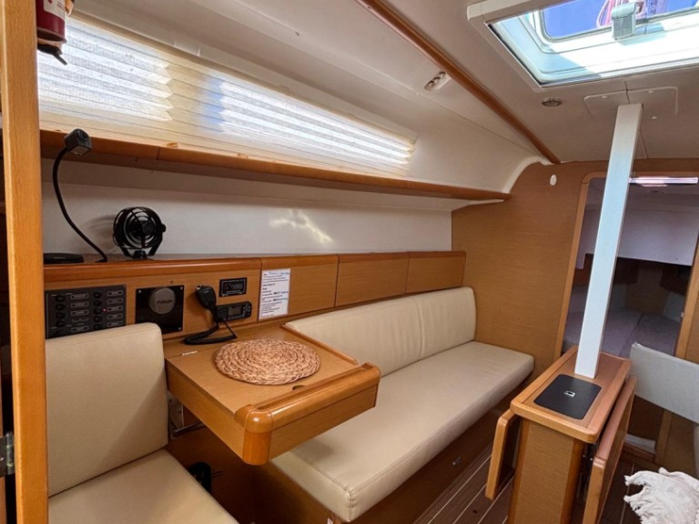Sailboat hire in Gouvia - Jeanneau Sun Odyssey 33i