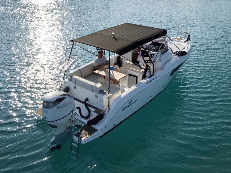 Hire Motorboat Mingolla with a boat licence