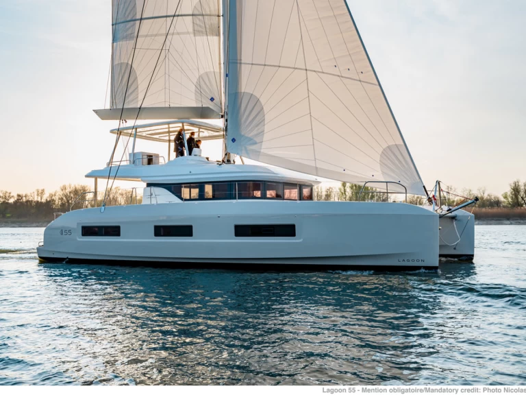 Yacht hire Parham Town cheap Lagoon 55 - 4 cab.
