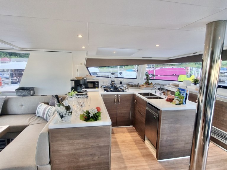 Yacht hire Parham Town cheap Bali 5.4