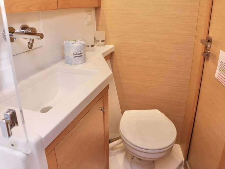 Yacht hire Parham Town cheap Lagoon 450