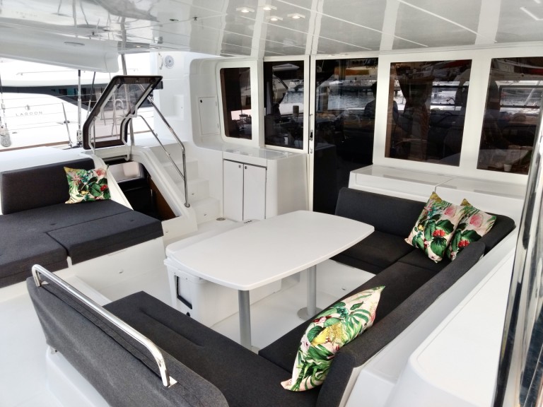 Yacht charter Parham Town - Lagoon Lagoon 52 on SamBoat