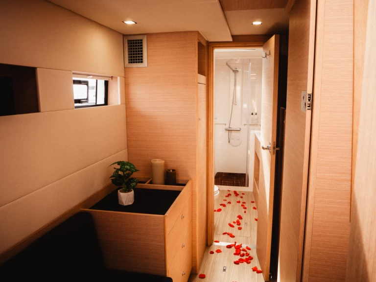 Yacht charter Parham Town - Nautitech Nautitech 40 Open - 3 cab. on SamBoat