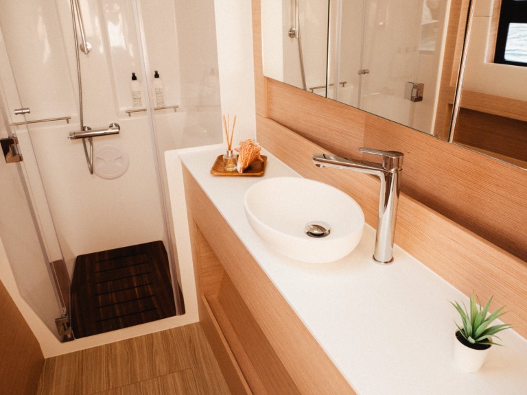 Charter a Nautitech Nautitech 40 Open  in Parham Town on Samboat