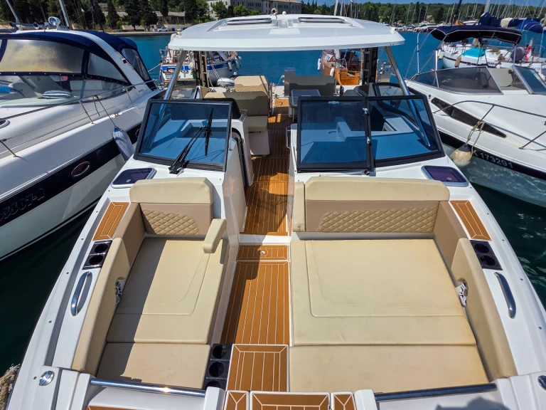 Hire a Aquila Aquila 32 Sport Pula