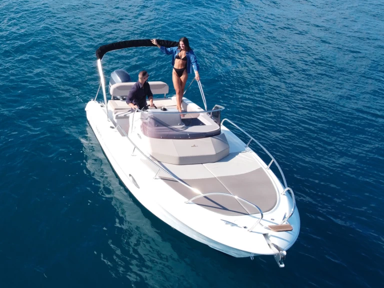 Motorboat to hire Pula at the best price