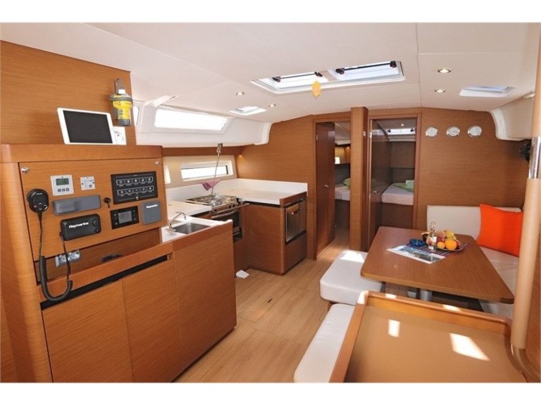 Jeanneau Sun Odyssey 490 charter bareboat or skippered in  Alimos
