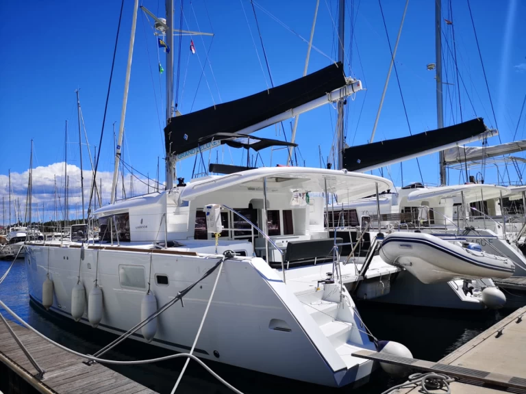 Hire Catamaran with or without skipper Lagoon Šibenik