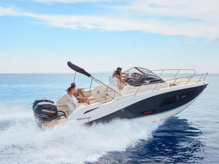 Hire Motorboat Quicksilver with a boat licence