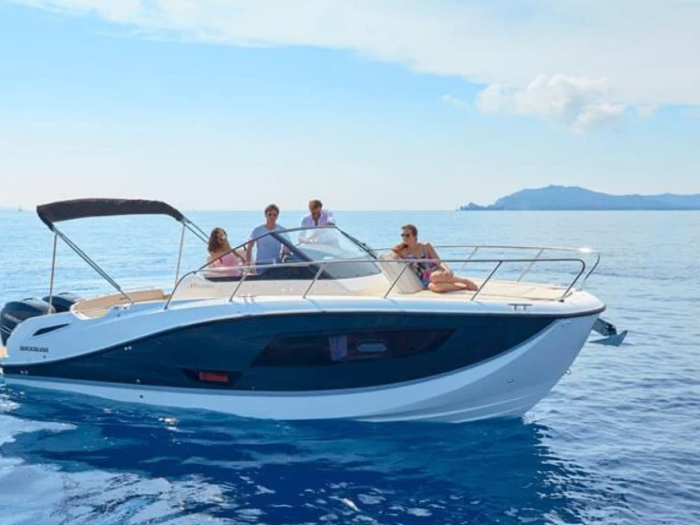 Motorboat hire in Juan-les-Pins - Quicksilver 875