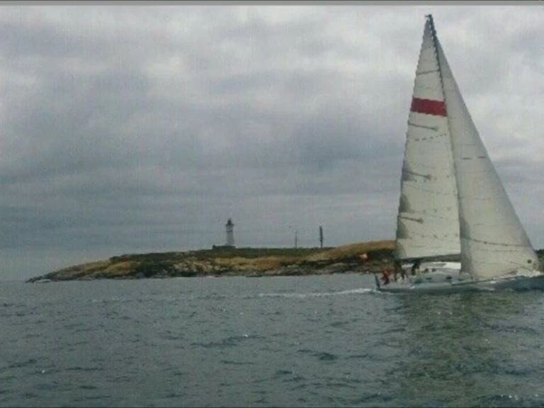 Sailboat to hire Loctudy at the best price