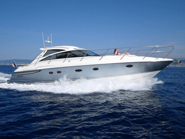 Yacht charter Juan-les-Pins - Princess Princess V48S on SamBoat