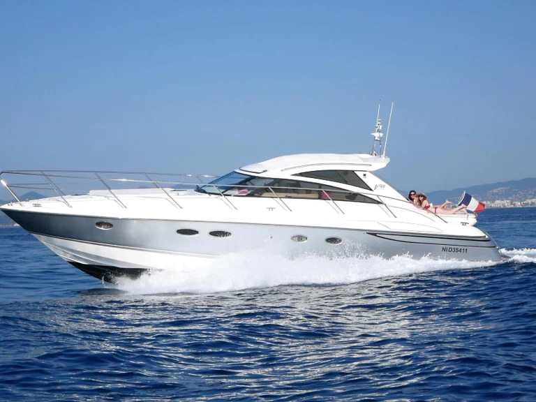Yacht hire Juan-les-Pins cheap Princess V48S