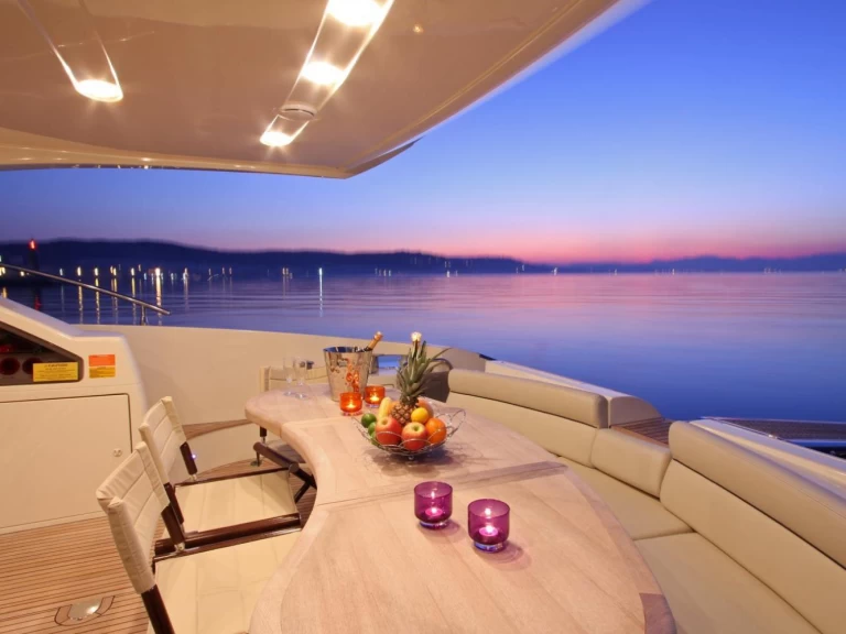 Luxury Yacht to hire Beaulieu-sur-Mer at the best price