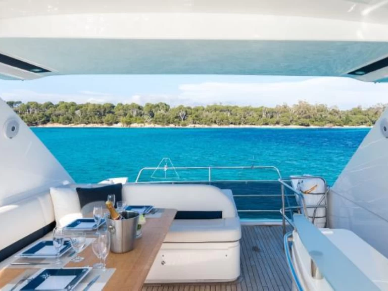 Hire a Princess Princess 64 Fly Beaulieu-sur-Mer