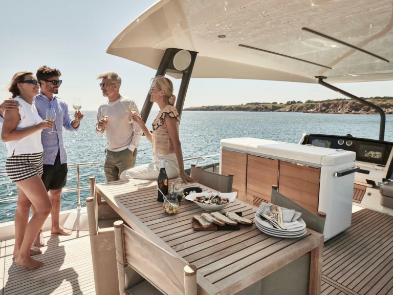 Charter a Prestige X60 in Juan-les-Pins on Samboat