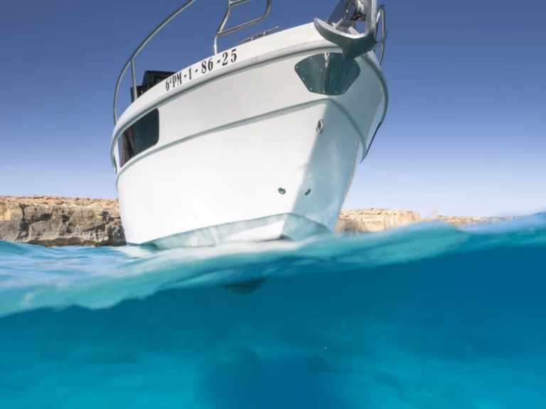 Hire Motorboat Saver with a boat licence