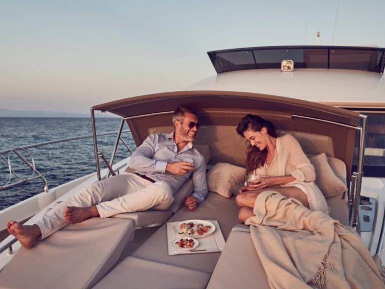 Hire Motorboat with or without skipper Prestige Saint-Laurent-du-Var