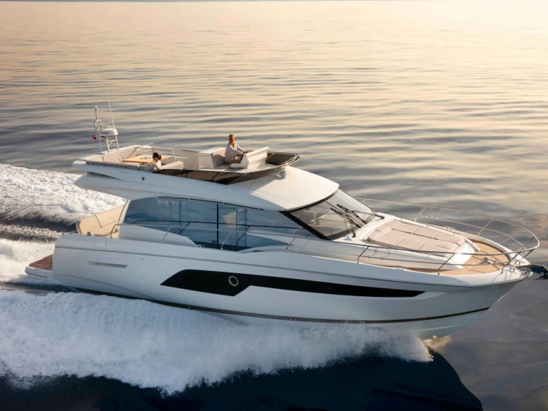 Hire Motorboat Prestige with a boat licence