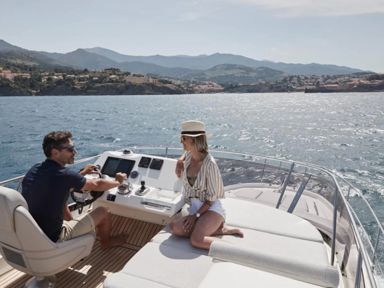 Yacht charter Juan-les-Pins - Prestige Prestige 420 Fly on SamBoat