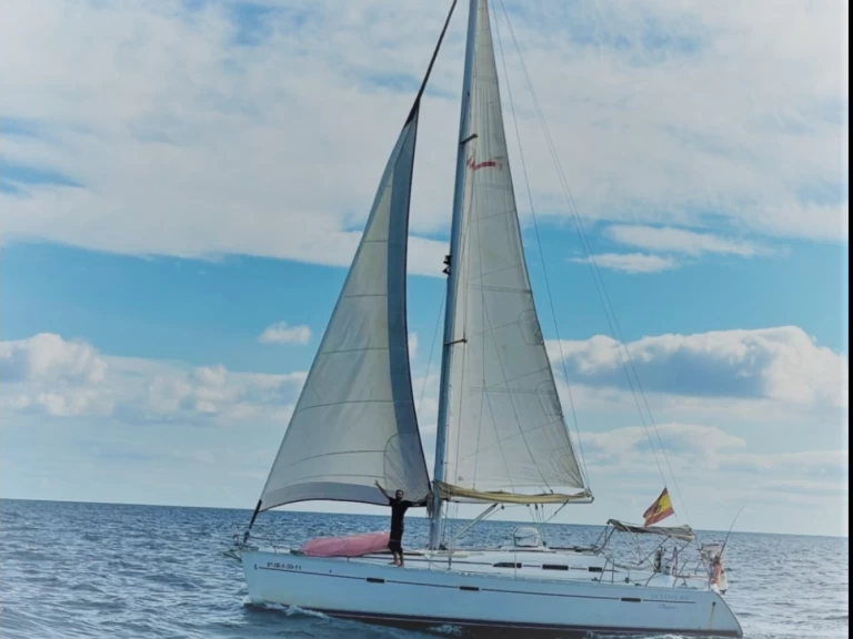 Hire a Bénéteau Oceanis 393 Clipper Calafell