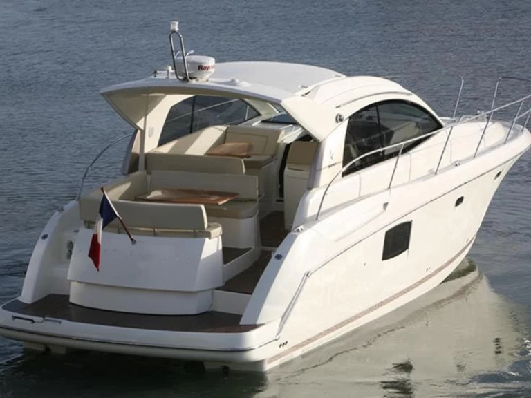 Motorboat to hire Juan-les-Pins at the best price