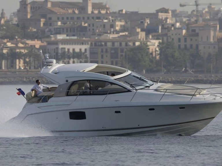 Yacht hire Juan-les-Pins cheap Prestige 390 S