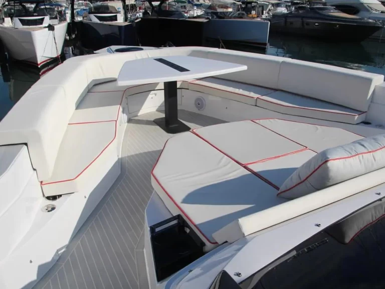 Motorboat hire in Golfe-Juan - OKEAN 55