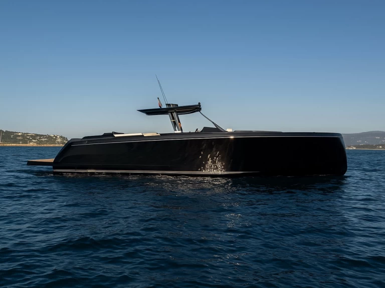 Hire a Pardo Yachts Pardo 50 Monaco