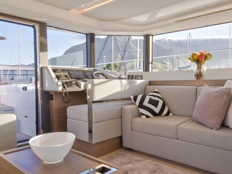 Charter a Leopard 53 PC in Antibes on Samboat