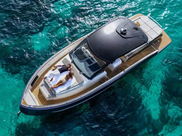 Yacht hire Ibiza Town cheap Nassima40