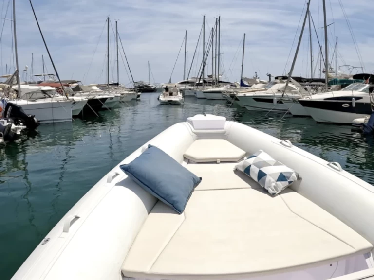 Hire RIB Stingher with a boat licence