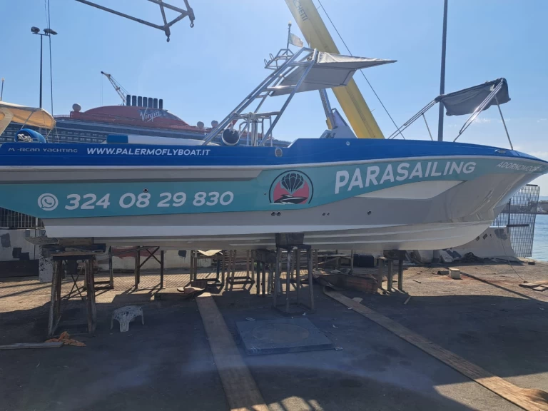 Motorboat to hire Palermo at the best price