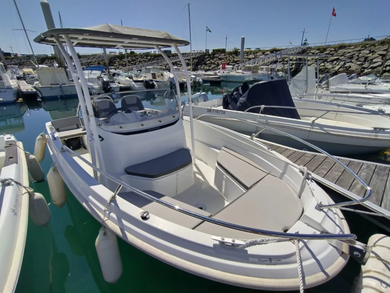 Yacht charter Saint-Quay-Portrieux - Jeanneau Cap Camarat 5.5 CC Serie 2 on SamBoat