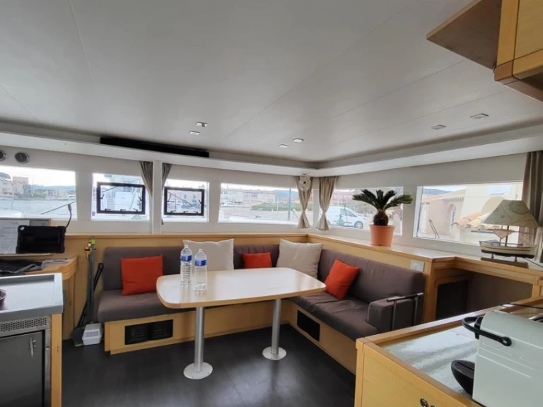 Yacht charter Port Grimaud - Lagoon Lagoon 450 F on SamBoat